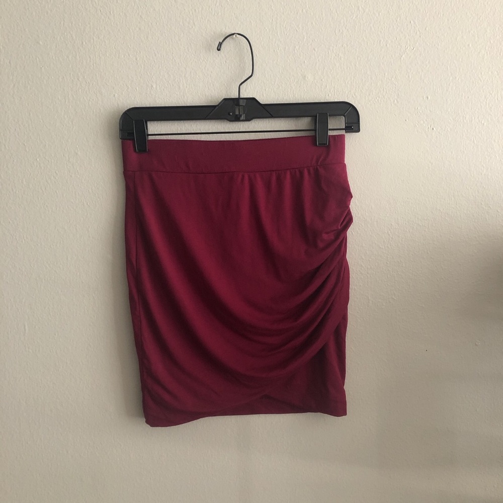 New wine pencil skirt